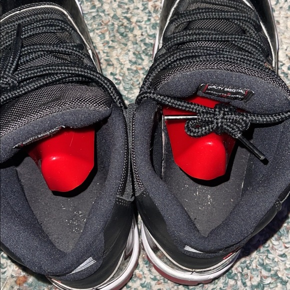 Athletic_Shoes